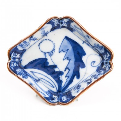 Orientalny kwadratowy talerzyk malowany kobaltem, porcelana